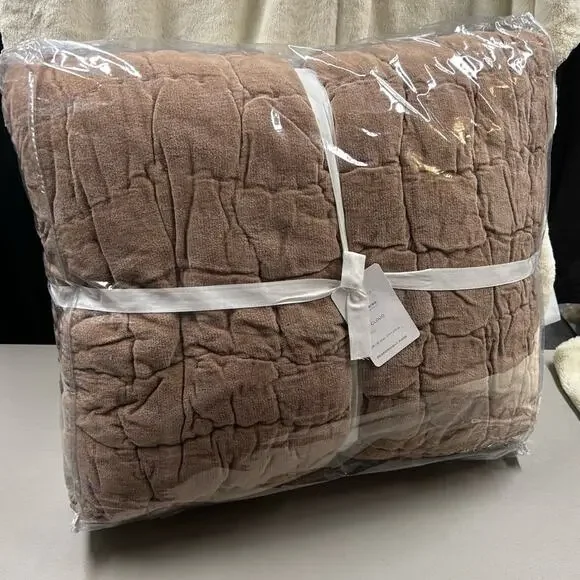 Pottery Barn Cozy Cloud Handcrafted Quilt Rosewood Pink Brown King California - Picture 2 of 4